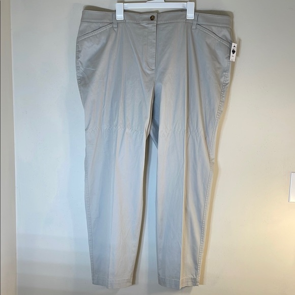 NWT. Talbots 22W Straight Leg Full Length Chino Pants.